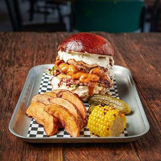 Бургер Меци 2.0 с гарнитура (740г)