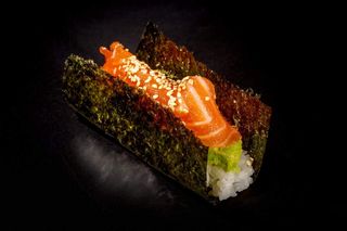 059 Temakizushi salmon