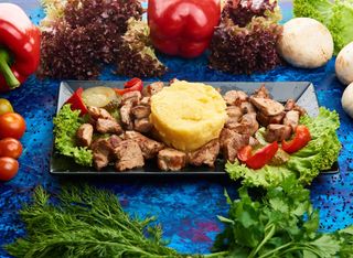 Pomana porcului cu mămăliguță