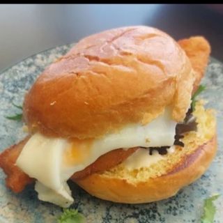 Brioche De Pollo Empanado