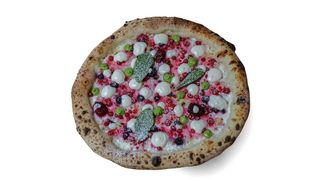 Pizza cu fructe de pădure