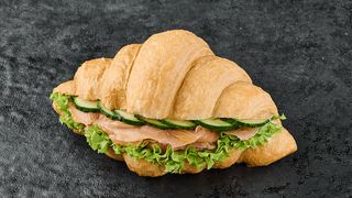 Croissant Łosoś z Serkiem Śmietankowym