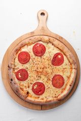 Пицца "Маргарита" с помидорами