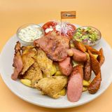 SALCHIPAPA LA NEGRITA