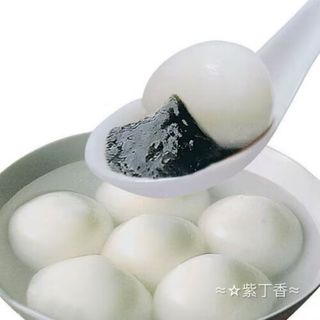 7.  Bola de arroz glutinoso con sésamo (6 Uds.)