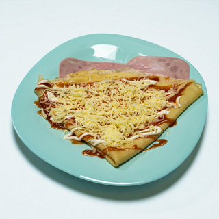 Palačinka sa pavlakom, šunkom, kačkavaljem i kečapom