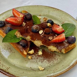 Вафля з шоколадною пастою Nutella та ягодою(260г)
