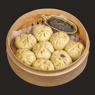 15. Pampuchy z kapustą, grzybami Poku, marchewką i makaronem sojowym