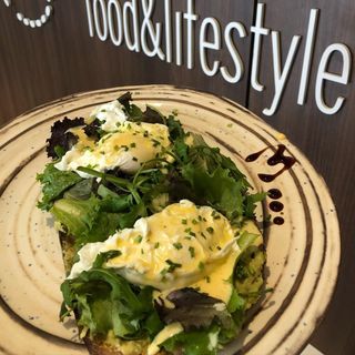 Tosta Benedict