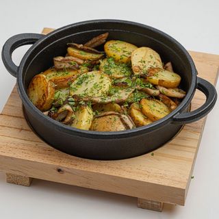 Картофель с грибами 