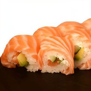 Rollo Fresco California Con Calmón, Aguacate, Pepino Y Queso (8 pzs.)