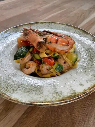 Tagliatele Gamberi zucchini (sos roze)