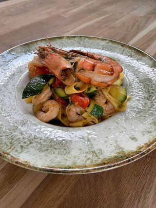 Tagliatele Gamberi zucchini (sos roze)