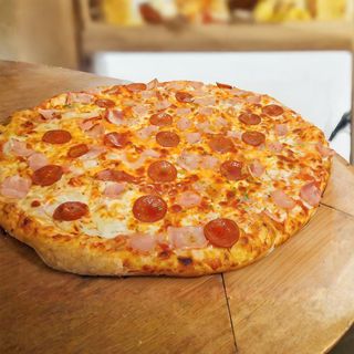 Pizza Americana (30 cm.)
