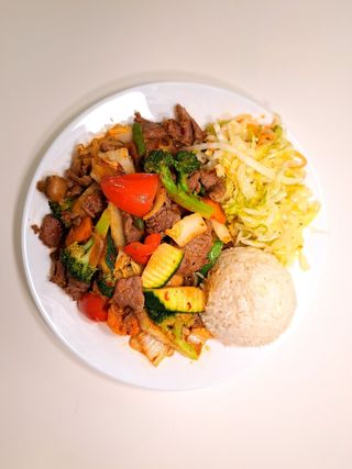 Wołowina smażona z trawą cytrynową i chilli
