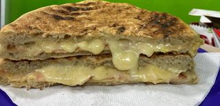 Sándwich De Queso Blanco Con Queso Massdam