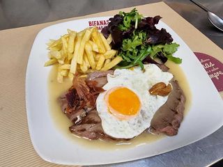 Bitoque à Portuguesa