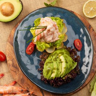 Ventaglio Di Avocado Al Gamberi