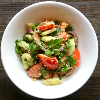 ქართული სალათი ნიგვზით