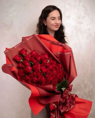 Buchet cu 49 trandafiri roşii