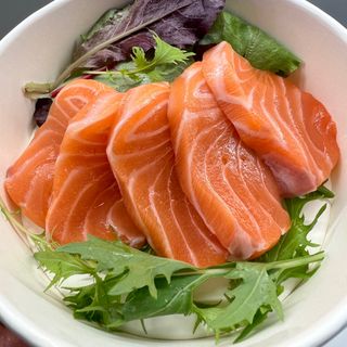 SASHIMI  SALMONE  ( 5 PEZZI)  生鱼片