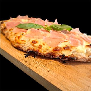 Pizza Margarita Y Jamón York (Masa Artesanal)