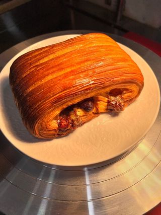 Даниш с шоколадными дробсами