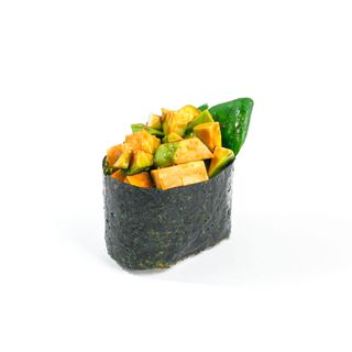 Гункан с авокадо