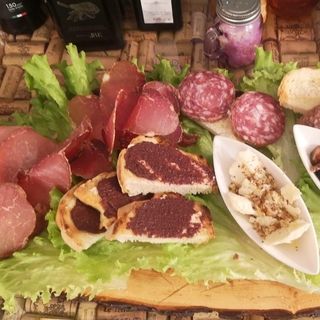 Tagliere del sottobosco  consigliato per 2 persone