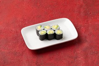 Ролл с авокадо