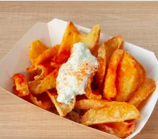 Patatas Fritas Con Tzatziki