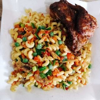 Freaky Macaroni + Grill Chicken + Plantain