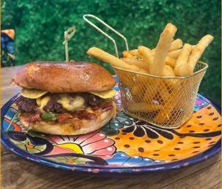 BURGER MEXICANO.