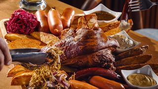 კანჭის დაფა სოსისებით