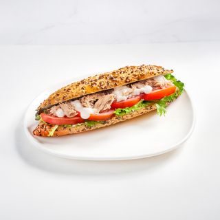 Bocadillo De Vegetal De Atún Con Pan De Cereales
