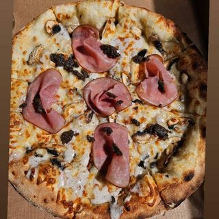 Pizza à la Truffe M