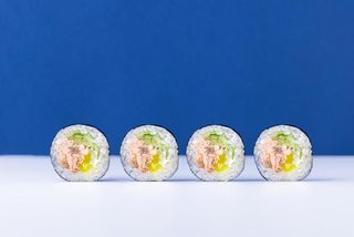 Futomaki łosoś pieczony 6 szt.