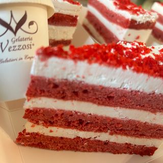 Torta RED VELVET con crema di pistacchio (monoporzione)