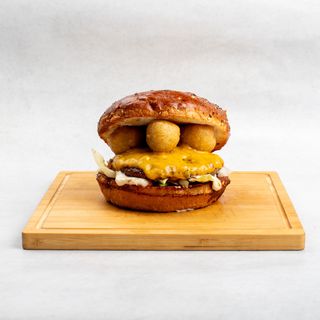 Chili cheese burger