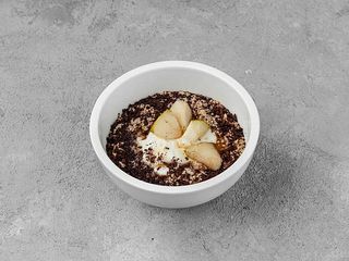 Кокосова вівсянка з чіа, груша, йогурт (230g)