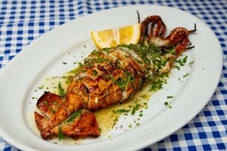 Calamar umplut cu spanac si branza feta