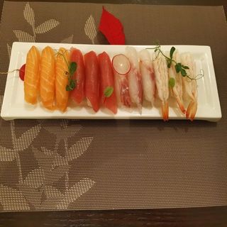 85 Nigiri misto - 12 pezzi