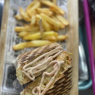 Kebab Con Patatas Y Bebida