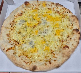 Pizza Quattro Formaggi