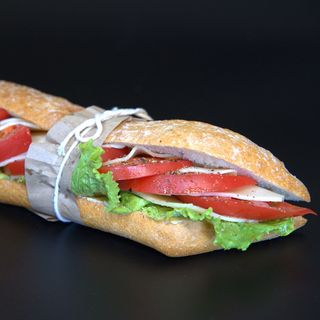 Sandwich cu mozzarella