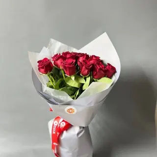 Букет из 15 голландских красных роз