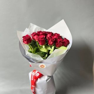 Букет из 15 голландских красных роз