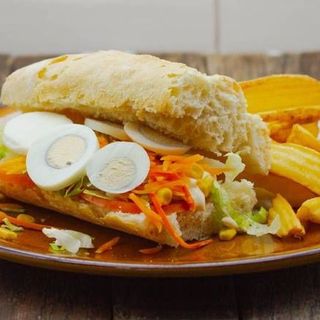 Bocadillo Vegetal con Atún