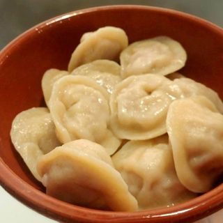 Empanadillas Rellenas de Carne picada de Ternera. Pelmeni. Comida Artesana