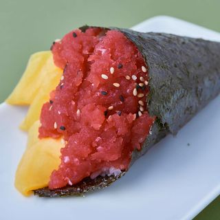 Temaki atum tropical